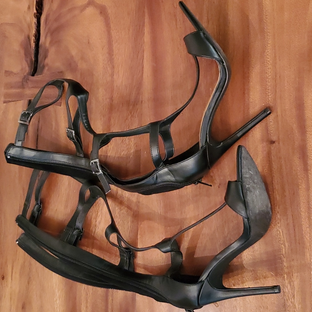 Shoes - Picture 3 of 9